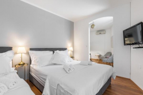 Bright & Modern 200m from DIOCLETIAN'S PALACE